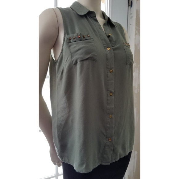Charlotte Russe Tops - Charlotte Russe  Sleeveless Cut-Out Back Top,  XL